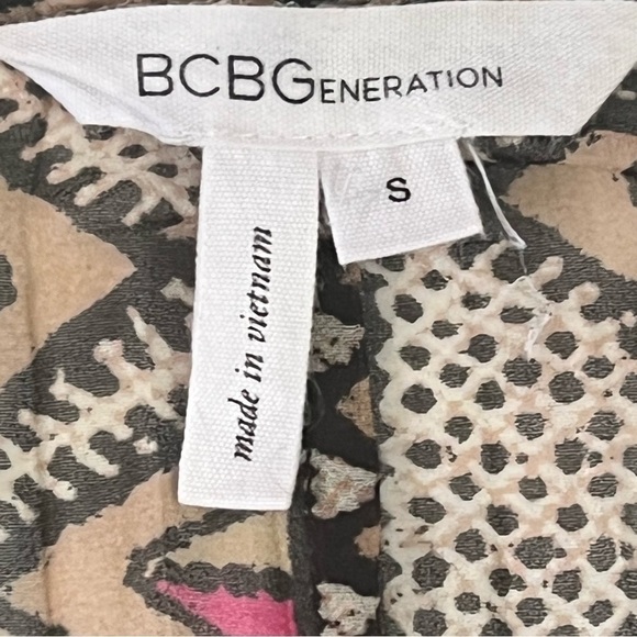 BCBG GENERATION WOMEN'S SPAGETTI STRAP FLOWY TOP/BLOUSE - Picture 9 of 12